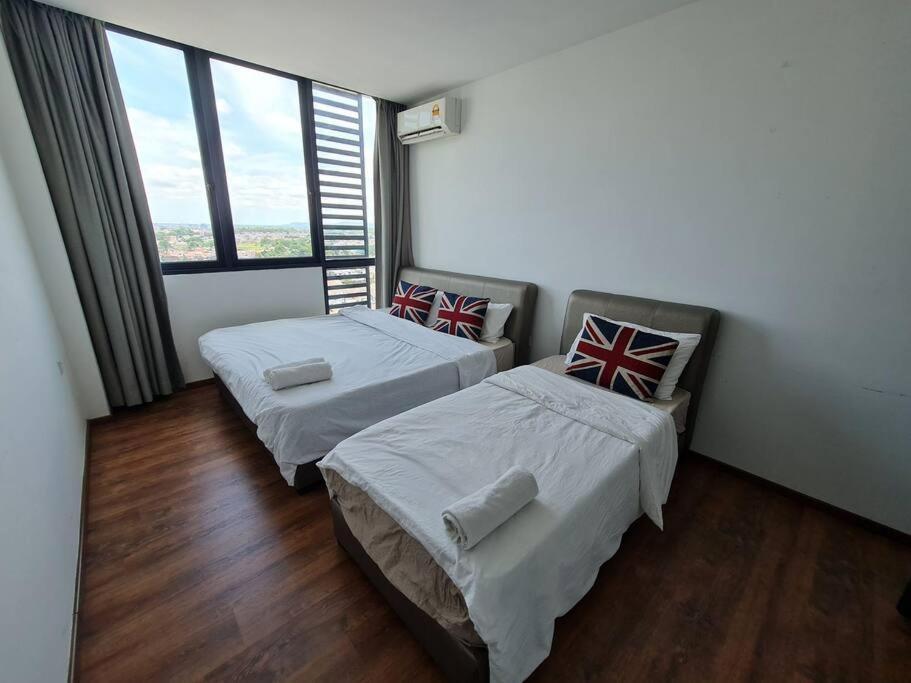 Lovely Vivamall City View With 2 Card Lv10 Apartamento Kuching Exterior foto